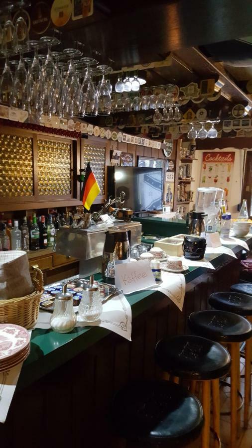 Black Bear Bikers Pub-Hotel 켐펠트 외부 사진