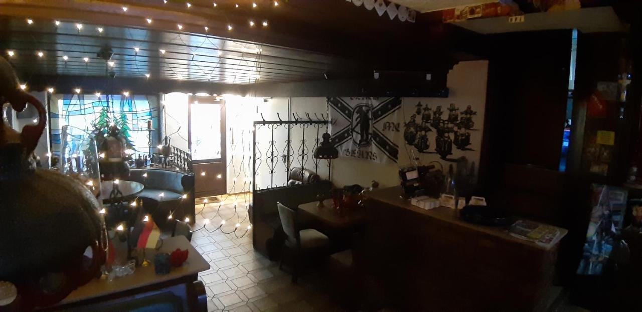 Black Bear Bikers Pub-Hotel 켐펠트 외부 사진